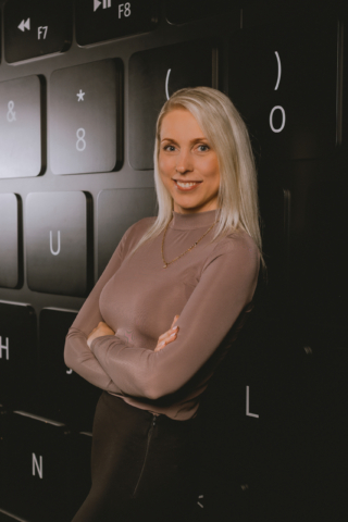 Elina Tomson